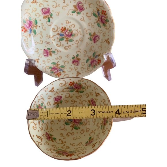 Vintage Victoria C & E Bone China English Rose Teacup & Saucer Chintz England - Picture 5 of 13